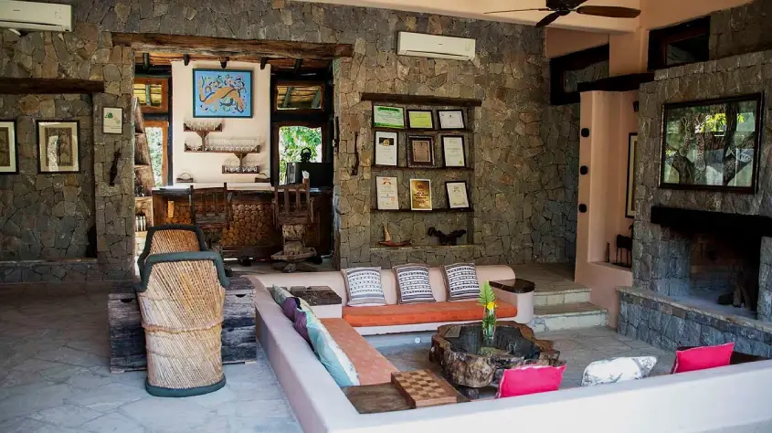 Kanha Earth Lodge