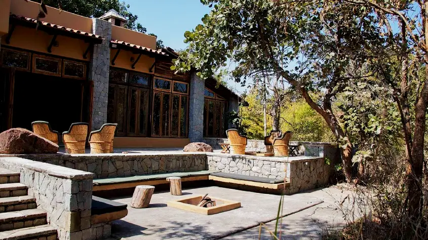 Kanha Earth Lodge