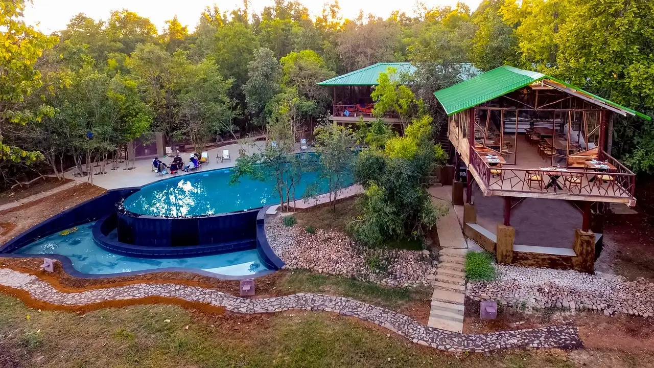 Deluxe Resorts - Kanha National Park